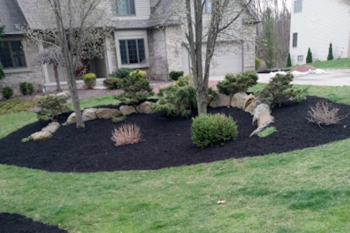 Landscaper in Youngstown, OH Landscaper in Youngstown, OH